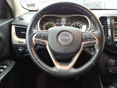 Used 2016 Jeep Cherokee Limited image 5