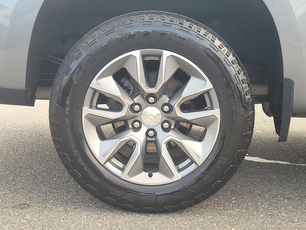 Used 2020 Chevrolet Silverado 1500 LT w/ All-Star Edition AWD/4WD image 6