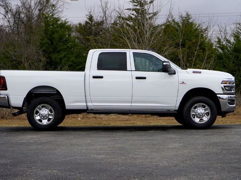 New 2026 RAM 2500 Tradesman AWD/4WD image 5