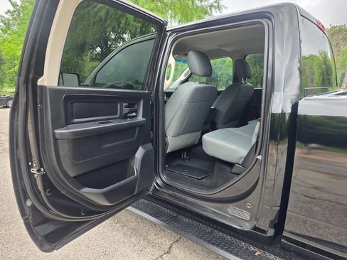 Used 2018 RAM 2500 Tradesman w/ Chrome Appearance Group AWD/4WD image 21