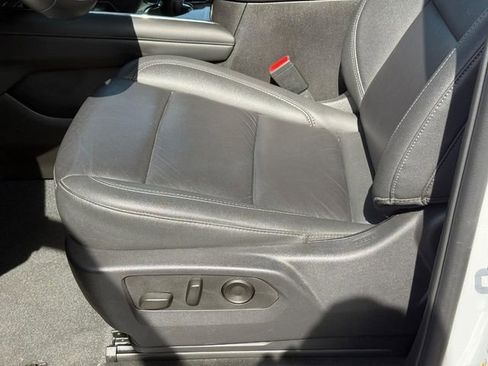 Used 2025 Chevrolet Tahoe LT AWD/4WD image 18