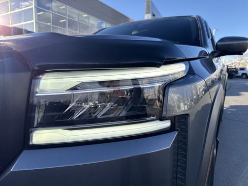 Used 2024 Nissan Frontier PRO-4X w/ Pro Convenience Package image 8