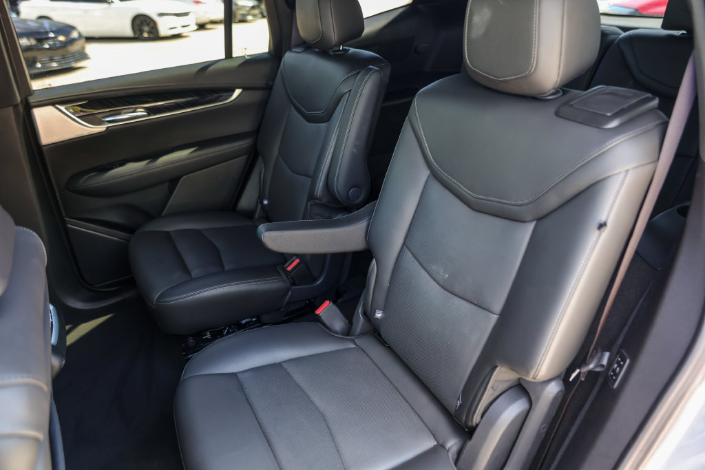 Used 2025 Cadillac XT6 Premium Luxury FWD image 26