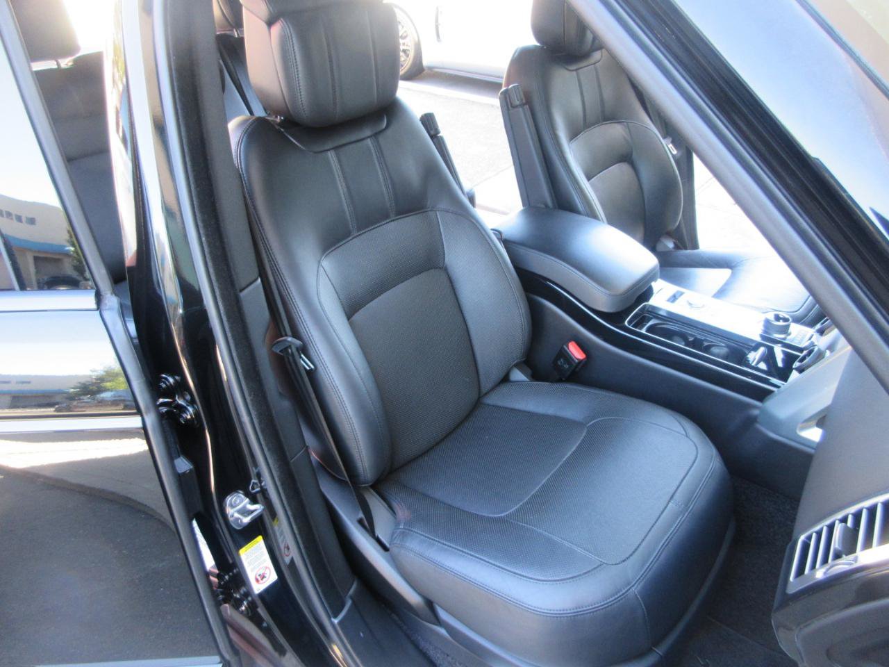 Used 2021 Land Rover Range Rover P525 Westminster Edition LWB AWD/4WD image 26