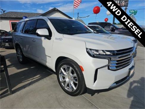 Used 2023 Chevrolet Tahoe High Country image 3