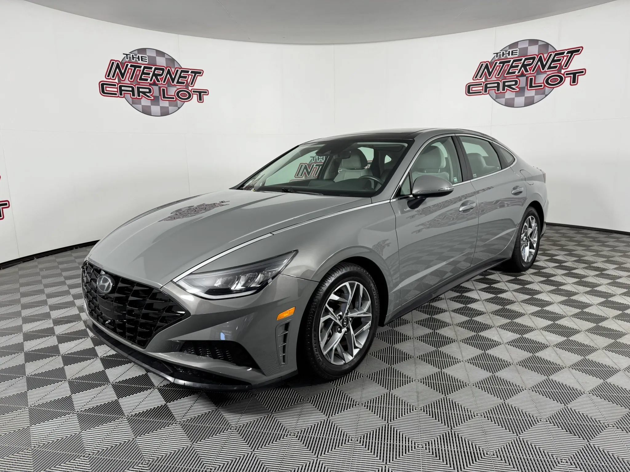 Used 2021 Hyundai Sonata SEL w/ Convenience Package FWD image 3