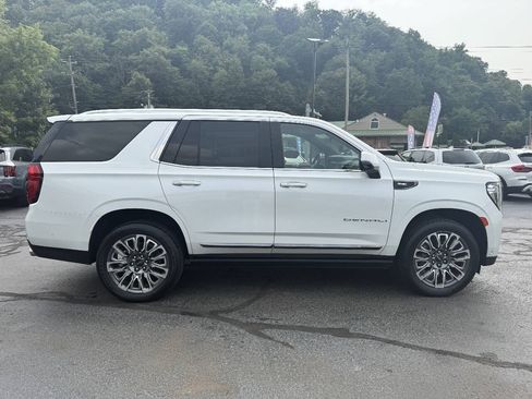 Used 2023 GMC Yukon Denali Ultimate AWD/4WD image 9