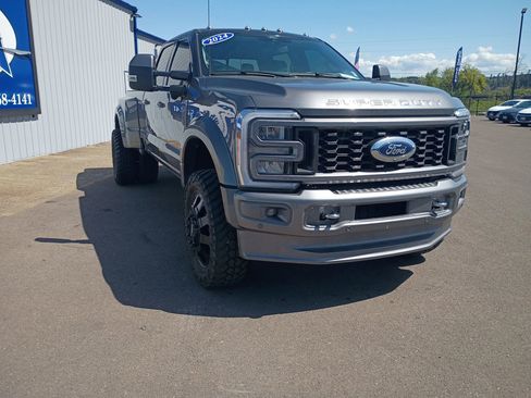 Used 2024 Ford F450 Lariat w/ Lariat Ultimate Package AWD/4WD image 2
