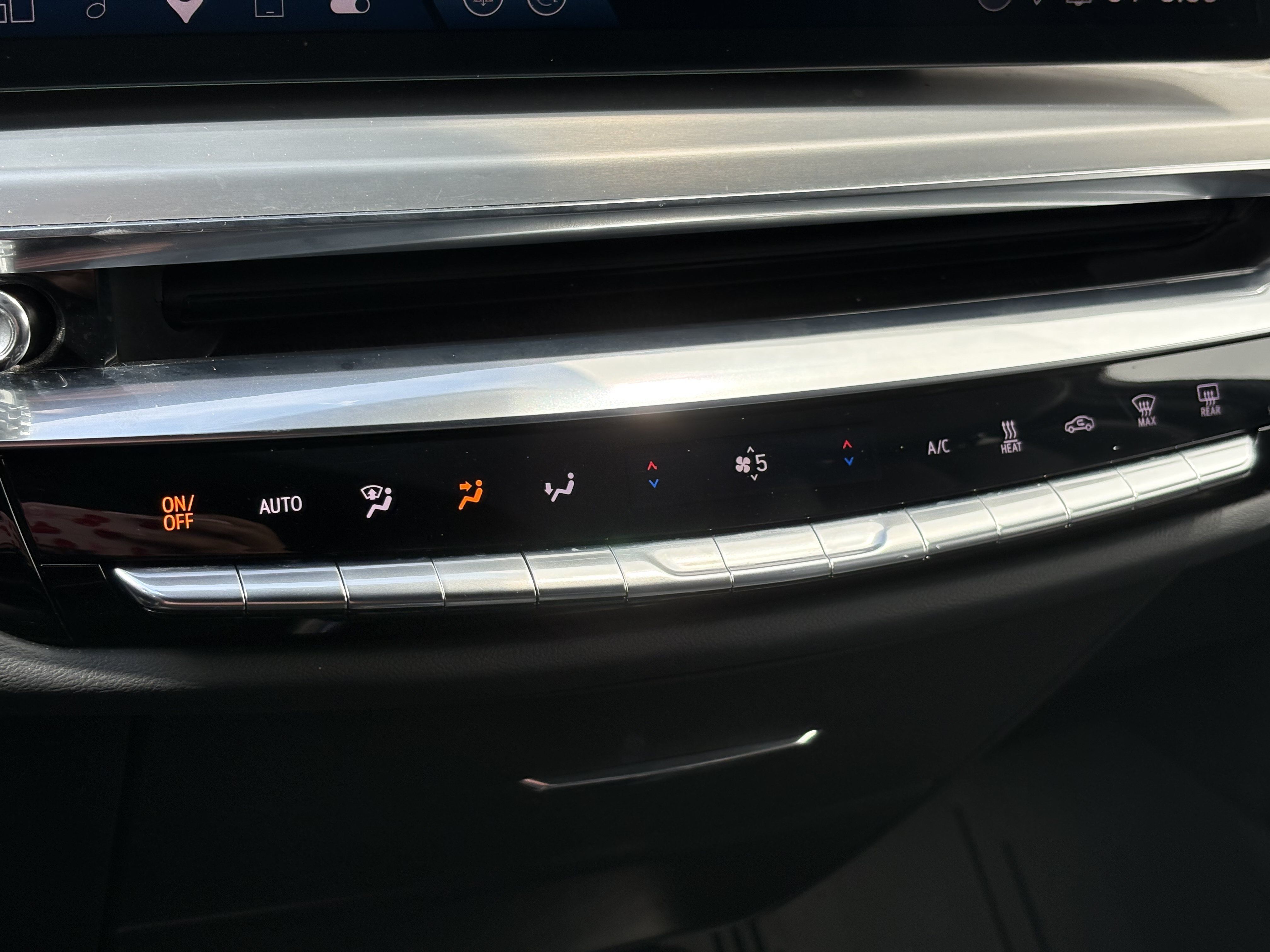 Used 2024 Cadillac Lyriq Luxury RWD image 22
