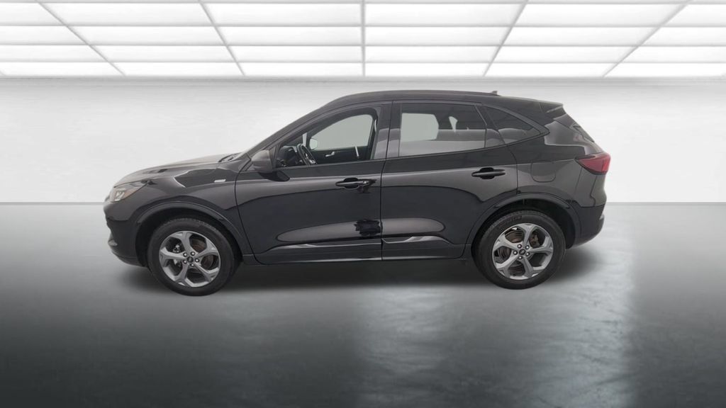 Used 2024 Ford Escape ST-Line w/ Tech Pack #1 AWD/4WD image 5