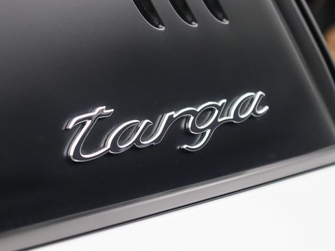 Used 2019 Porsche 911 Targa 4 AWD/4WD image 24