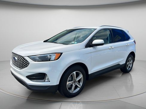 Used 2023 Ford Edge SEL w/ Convenience Package AWD/4WD image 3