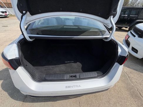 Used 2021 Nissan Sentra SR image 11