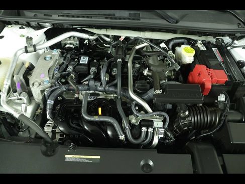 Used 2025 Nissan Sentra SR w/ Midnight Edition FWD image 18