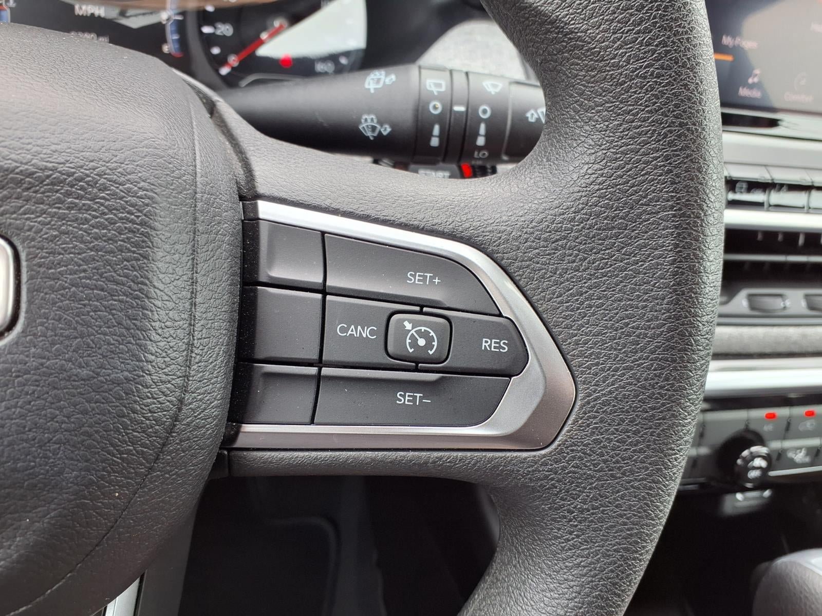 Used 2025 Jeep Compass Sport AWD/4WD image 12