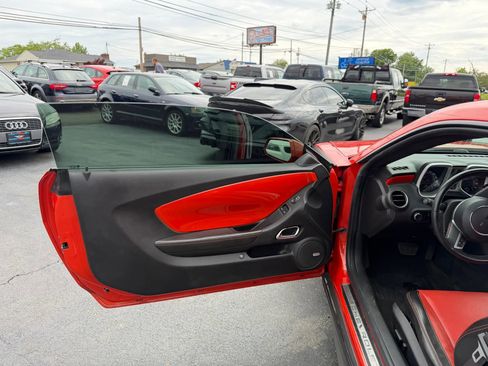 Used 2010 Chevrolet Camaro SS w/ LPO, Ground Effects Package RWD image 33