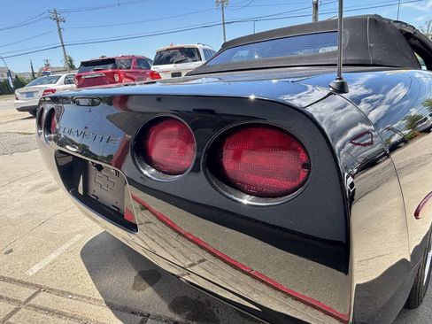 Used 2001 Chevrolet Corvette Convertible RWD image 13