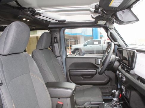 Used 2024 Jeep Wrangler Sport S image 14