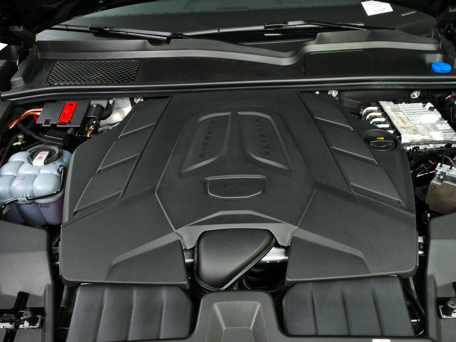 New 2026 Porsche Cayenne AWD/4WD image 32