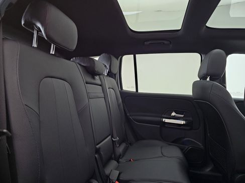 Certified 2025 Mercedes-Benz GLB 250 4MATIC image 30