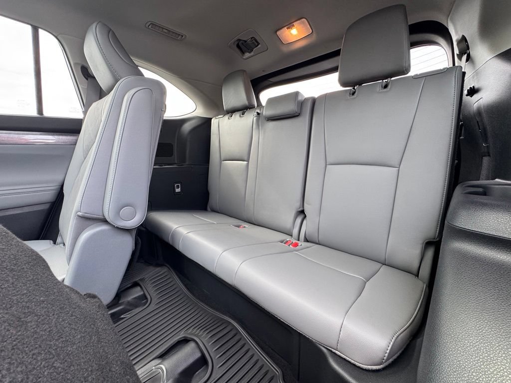 Used 2021 Toyota Highlander Platinum AWD/4WD image 21