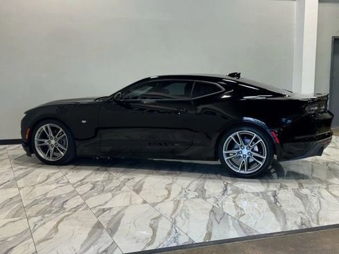 Used 2021 Chevrolet Camaro LT w/ RS Package image 9