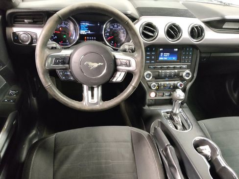 Used 2017 Ford Mustang Coupe image 22