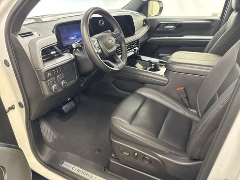 Certified 2025 Chevrolet Suburban LT AWD/4WD image 11