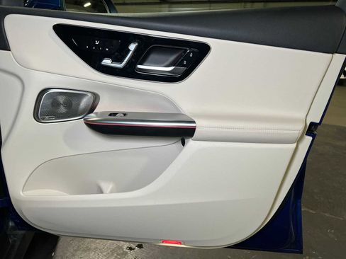 Certified 2025 Mercedes-Benz GLC 300 4MATIC image 10