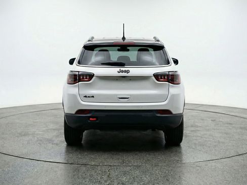 Used 2025 Jeep Compass Trailhawk image 7