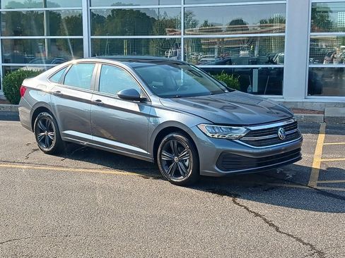 Used 2023 Volkswagen Jetta SE FWD image 1