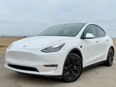 Used 2021 Tesla Model Y 2WD image 1