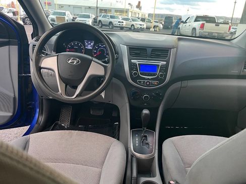 Used 2012 Hyundai Accent GLS image 11