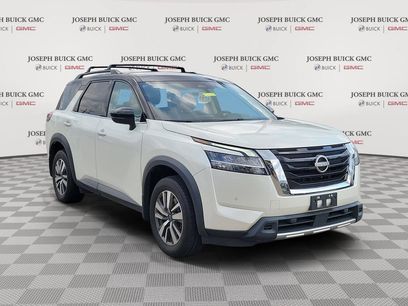 Used 2023 Nissan Pathfinder SL