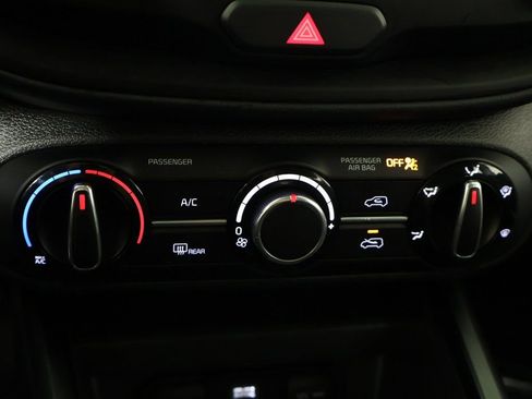 Used 2025 Kia Soul LX w/ LX Technology Package image 44