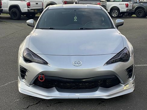 Used 2017 Toyota 86 image 9