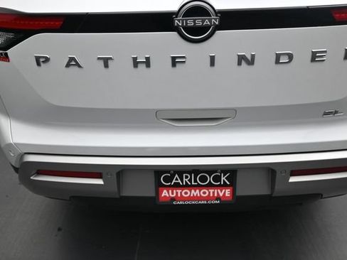 Used 2025 Nissan Pathfinder SL FWD image 13