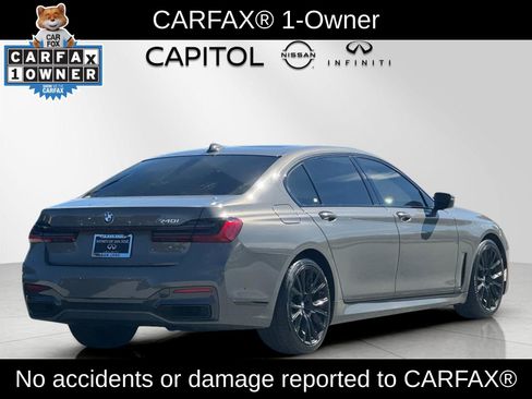 Used 2022 BMW 740i w/ M Sport Package image 5