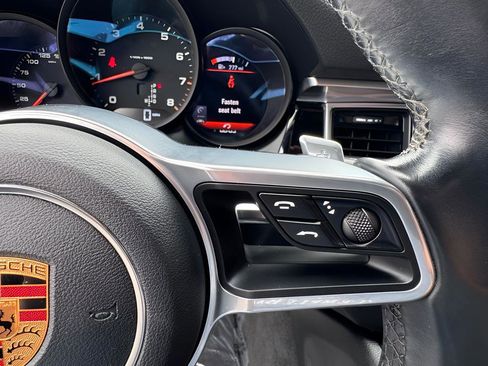 Used 2018 Porsche Macan Sport Edition image 17