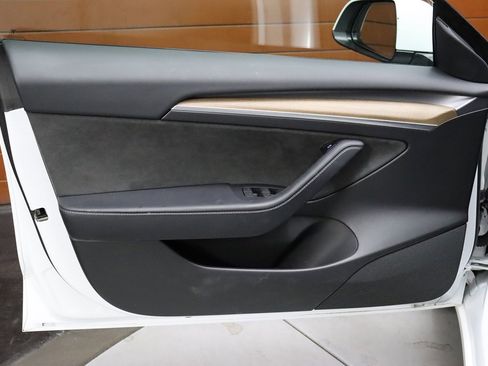 Used 2023 Tesla Model 3 Standard Range image 43