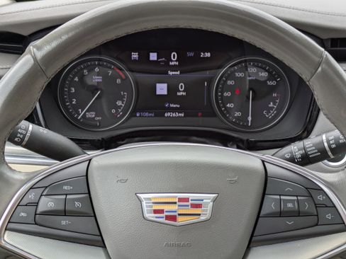 Used 2022 Cadillac XT5 Premium Luxury w/ Technology Package image 18