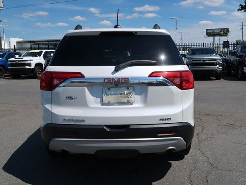 Used 2018 GMC Acadia SLT AWD/4WD image 9