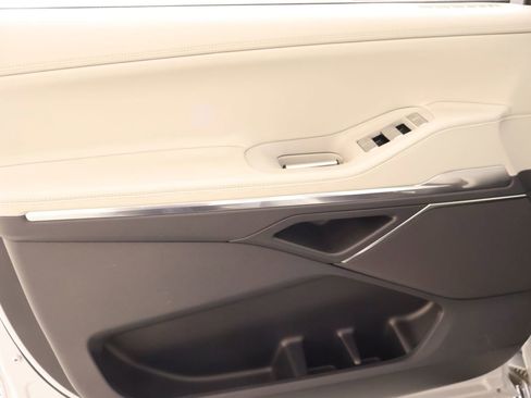 New 2026 Lincoln Navigator Premiere AWD/4WD image 17