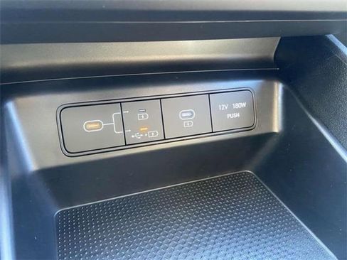 Certified 2025 Hyundai Santa Cruz SE image 23