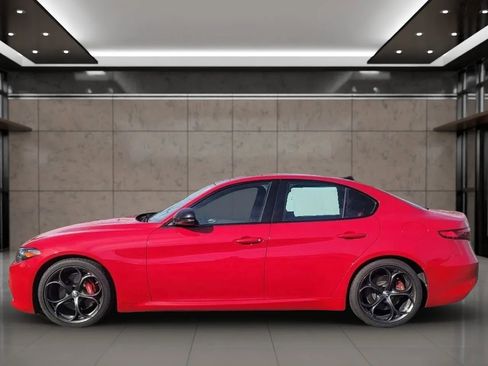 Used 2021 Alfa Romeo Giulia Ti Sport image 2