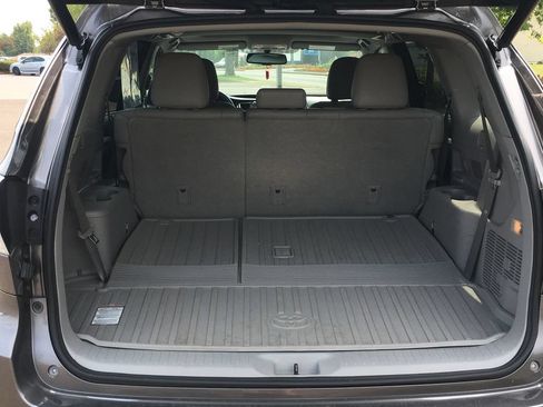 Used 2016 Toyota Highlander XLE AWD/4WD image 6