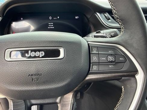 Used 2023 Jeep Grand Cherokee Limited w/ Trailer Tow Prep Group (B) AWD/4WD image 35