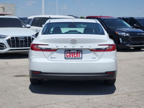Used 2025 Toyota Camry LE FWD image 6