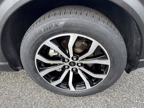 Used 2022 Ford Explorer ST-Line w/ Class IV Trailer Tow Package image 13