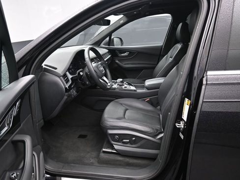 Used 2017 Audi Q7 3.0T Premium Plus w/ Premium Plus Package AWD/4WD image 9